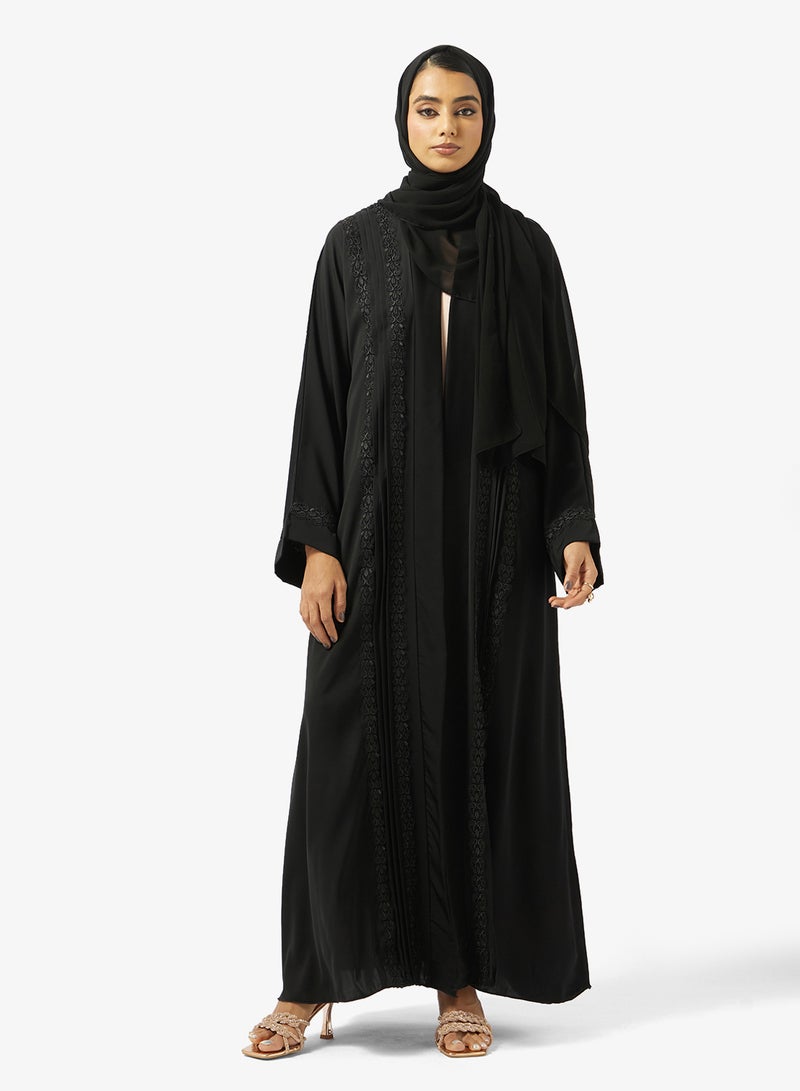 هيا كلوزيت عباية مفتوحة بياقة على شكل حرف  وتفاصيل دانتيل وطيات - Image 1